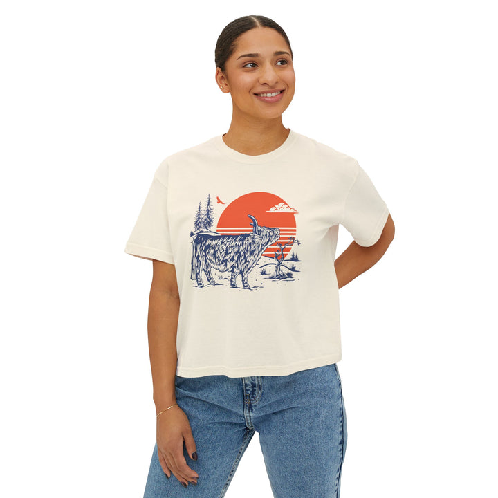 Highland Sunset | Women’s Boxy Highland Cow T-Shirt